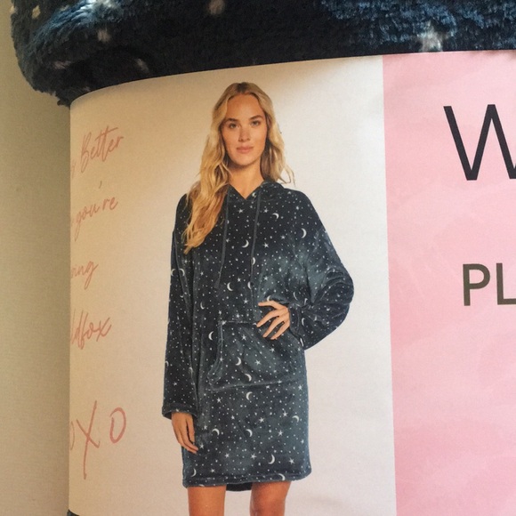 Wildfox Other - Wildfox Plush Hooded Lounger